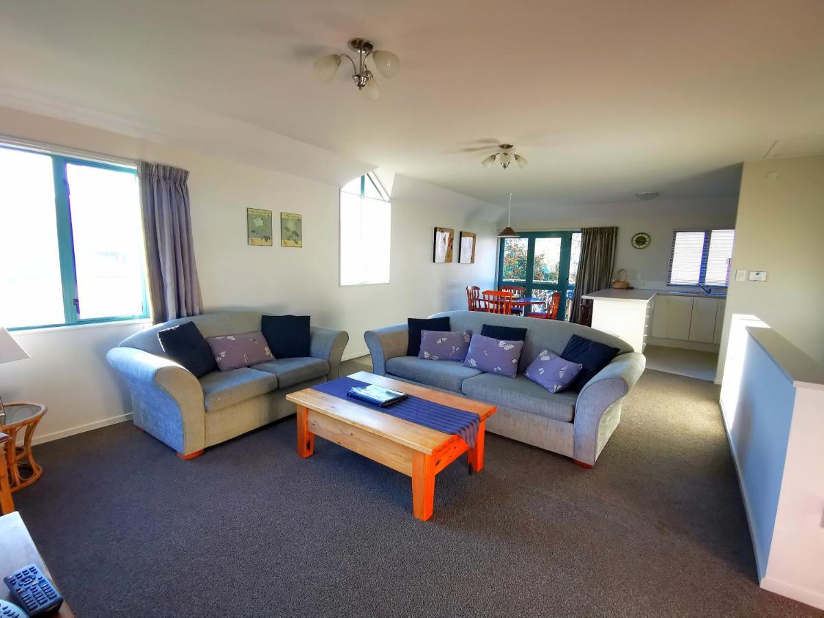 Les Troupes Apartments Акароа Екстериор снимка