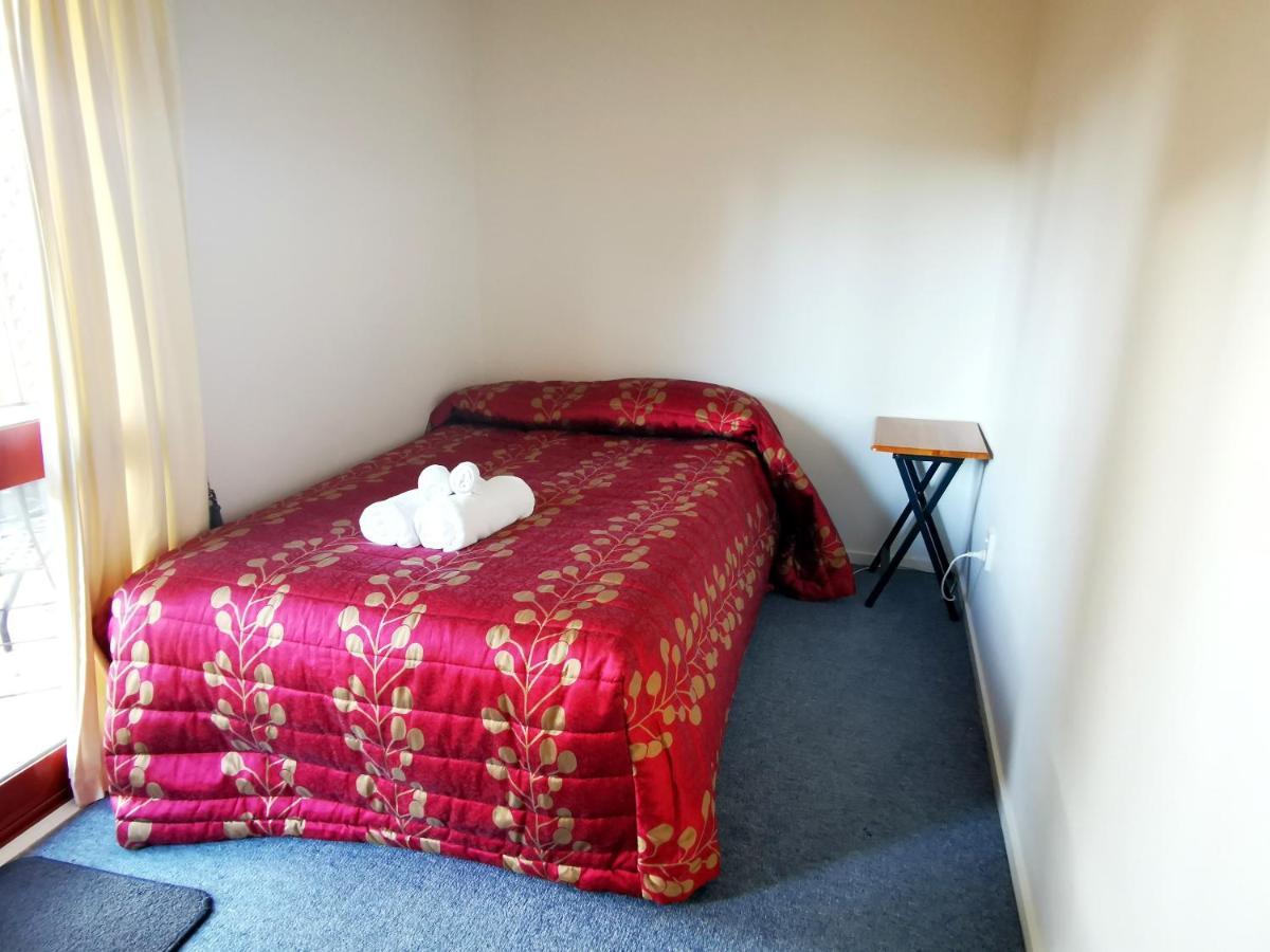 Les Troupes Apartments Акароа Екстериор снимка