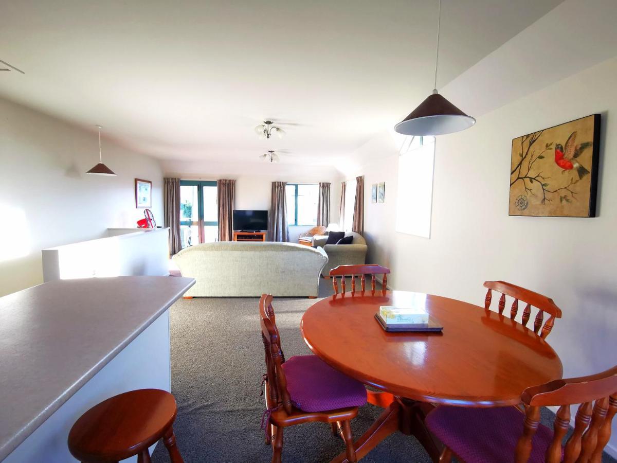 Les Troupes Apartments Акароа Екстериор снимка