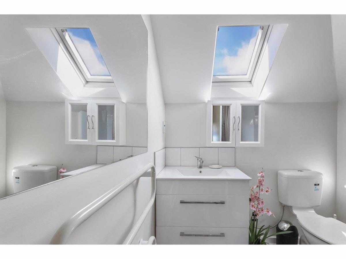 Les Troupes Apartments Акароа Екстериор снимка