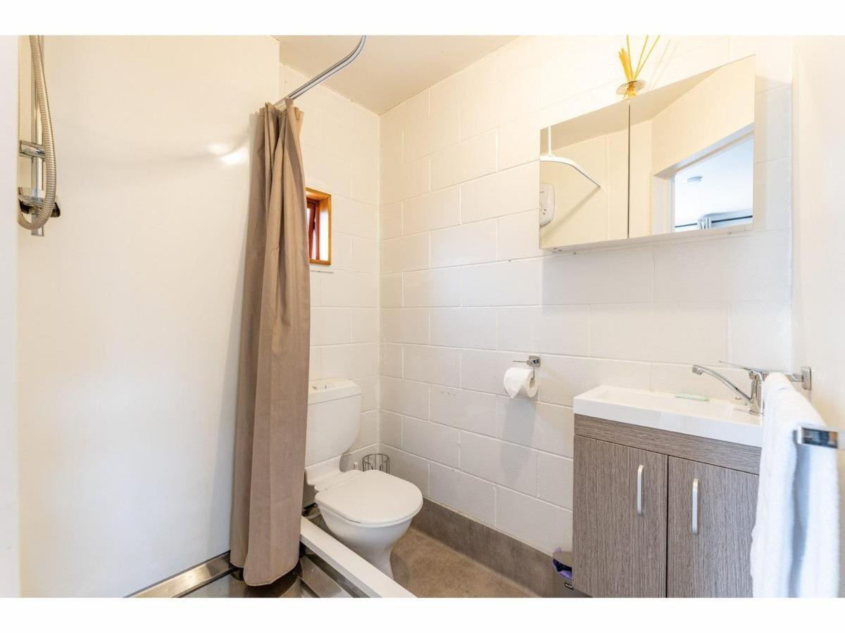 Les Troupes Apartments Акароа Екстериор снимка
